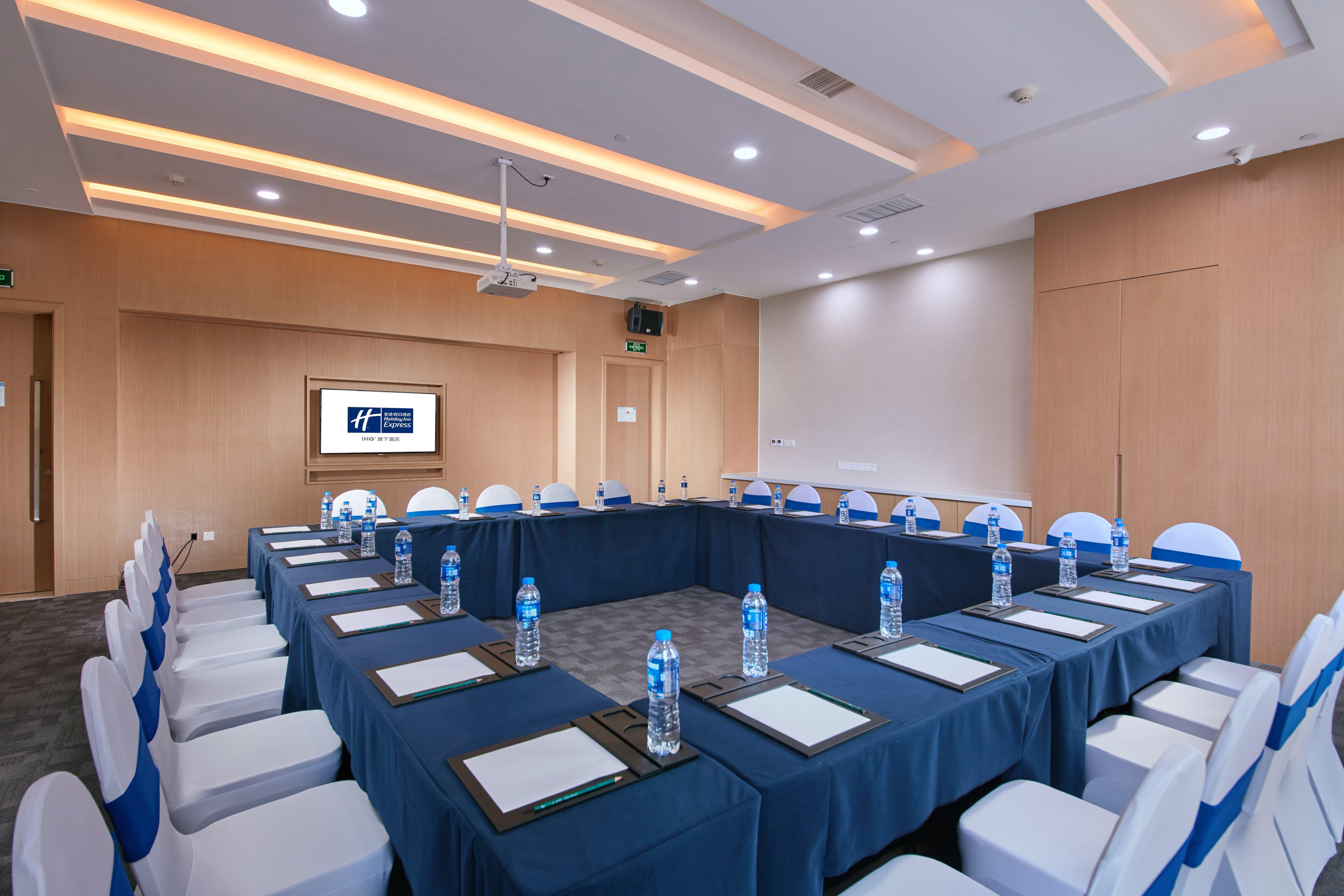 Holiday Inn Express Luoyang Yichuan By Ihg Dış mekan fotoğraf