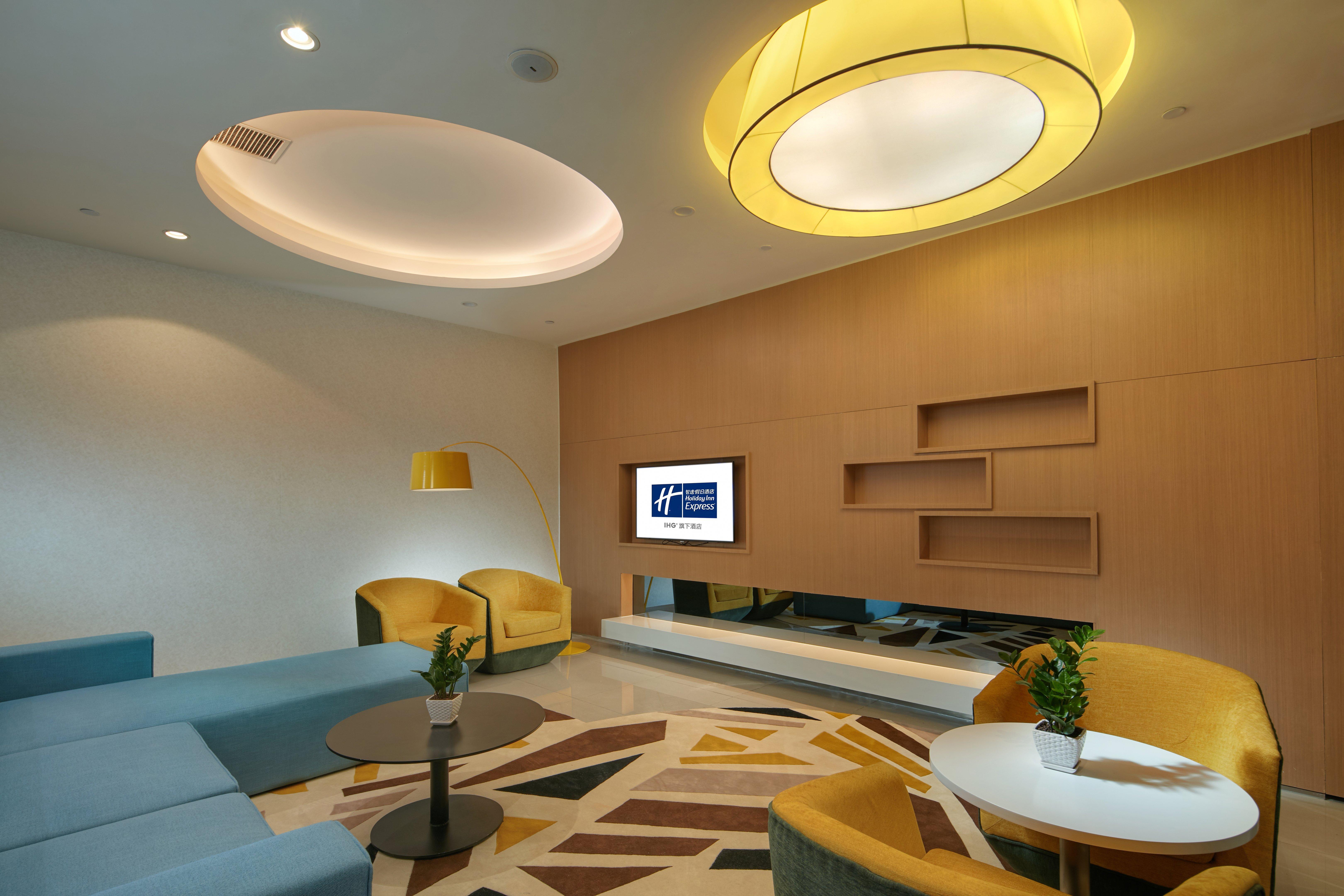 Holiday Inn Express Luoyang Yichuan By Ihg Dış mekan fotoğraf