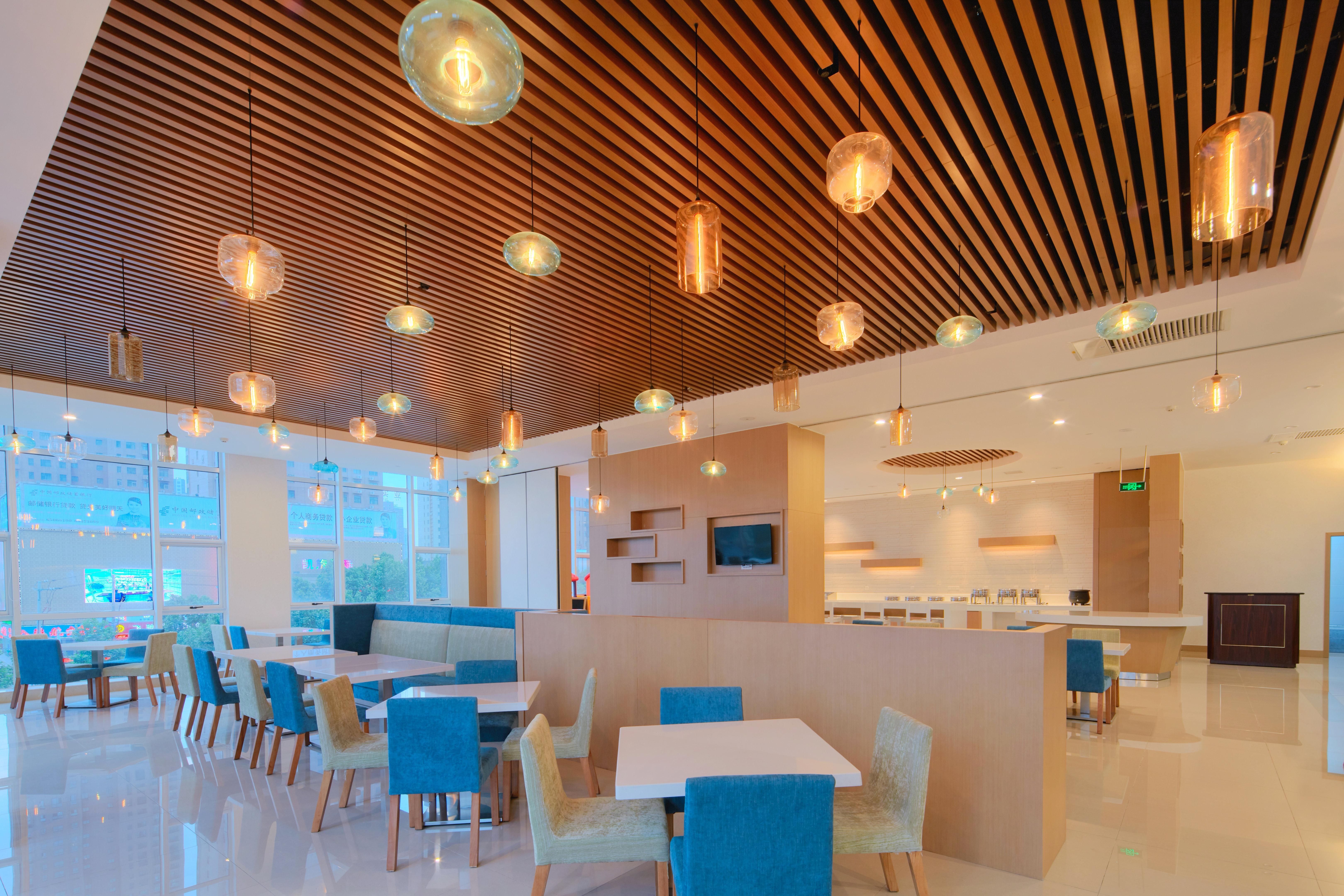 Holiday Inn Express Luoyang Yichuan By Ihg Dış mekan fotoğraf