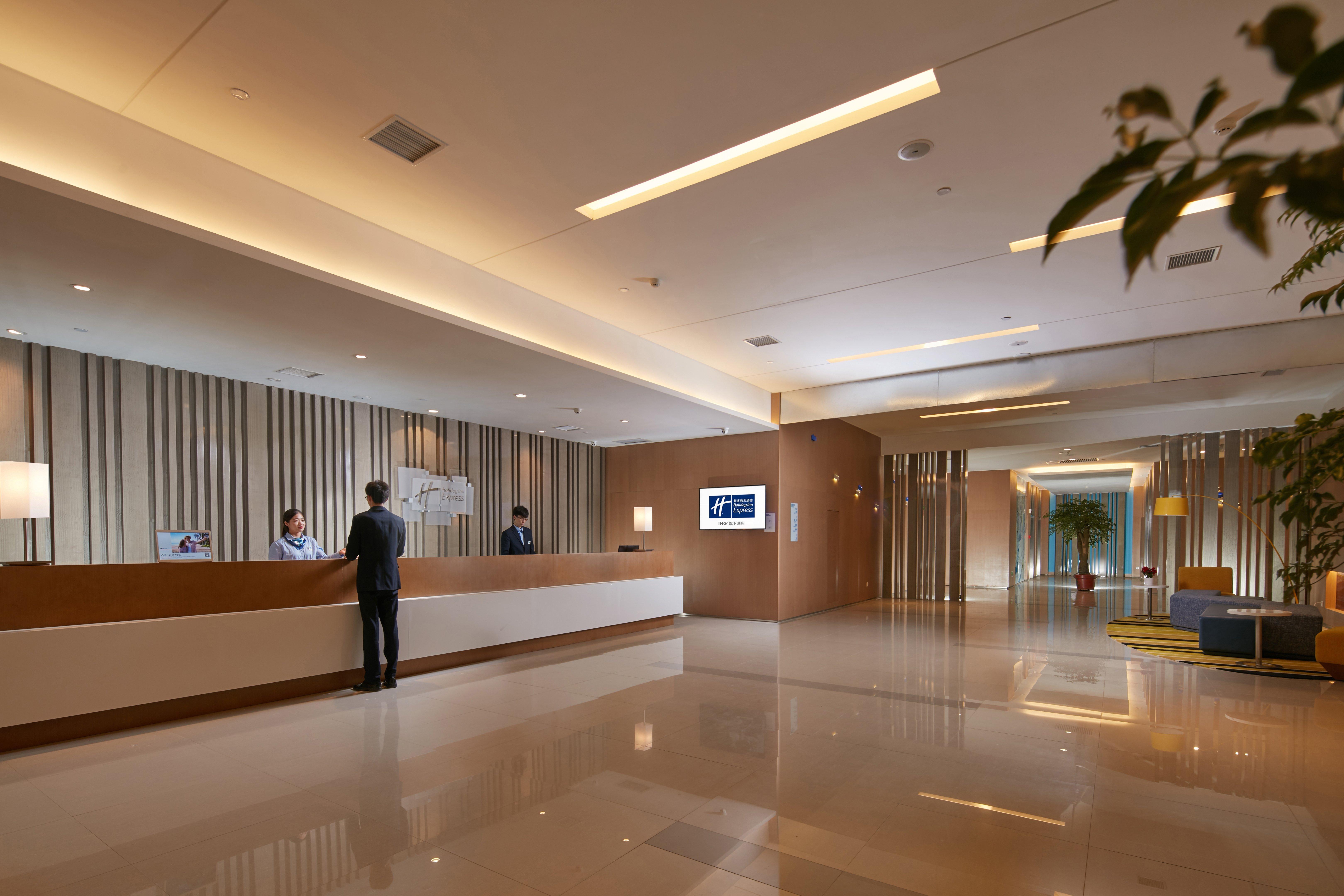 Holiday Inn Express Luoyang Yichuan By Ihg Dış mekan fotoğraf
