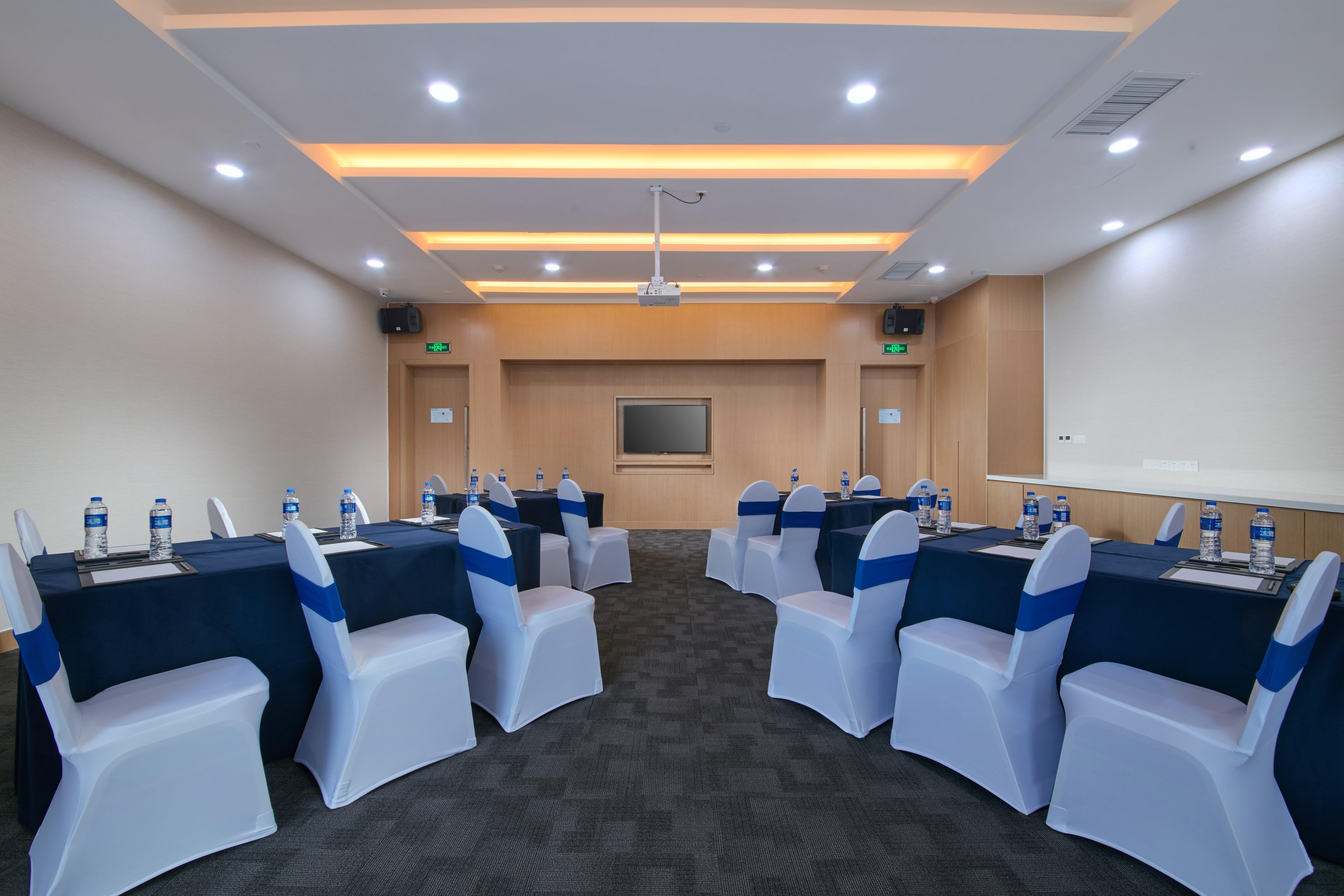 Holiday Inn Express Luoyang Yichuan By Ihg Dış mekan fotoğraf